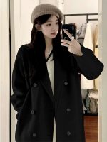 女性のオリジナルスタイルのウールコート