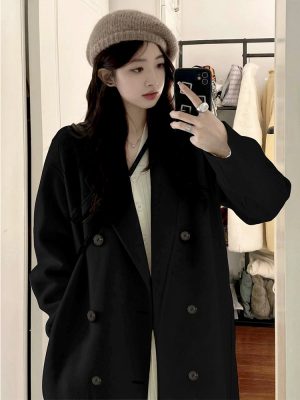 女性のオリジナルスタイルのウールコート